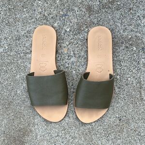 St. Agni sandal flats size 38. Olive green.